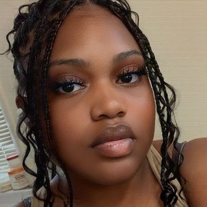 Meet your Posher, Anya